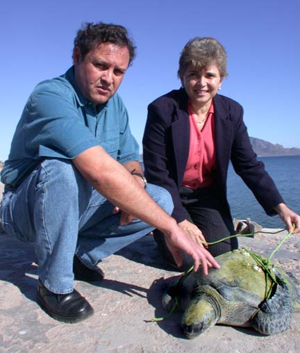 Photo of Luis Fueyo and Tere Grossman at San Carlos, Mexico.